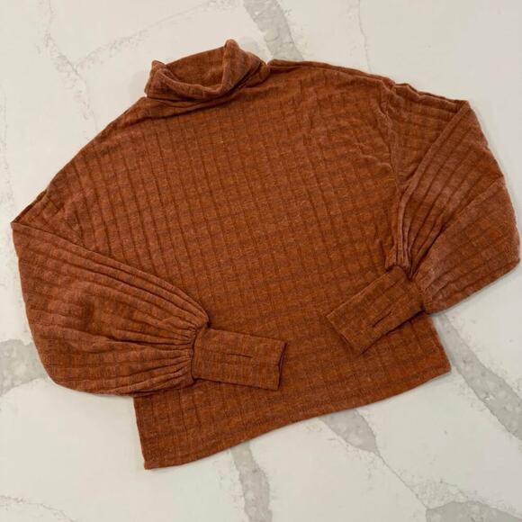 Gimmicks by Buckle Textured Knit Top Womens XS Rust Orange Turtleneck Thumbholes - Picture 5 of 6